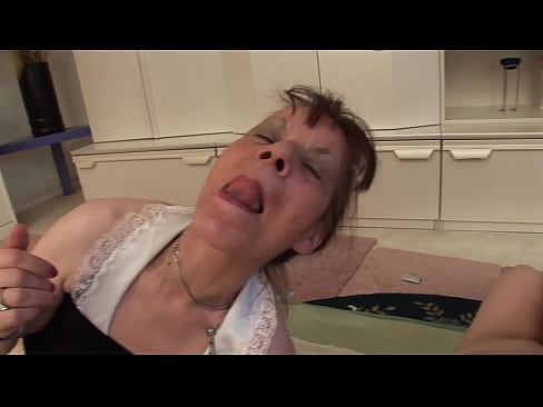 ❤️ Dúas avoas e un avó fan un trío ❤️ Porno casero a nós gl.xxxnd-com.ru